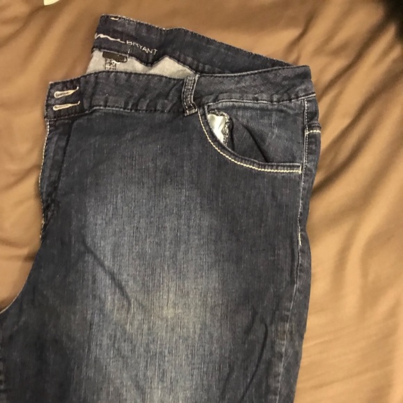 Jean Capris - Picture 2 of 4